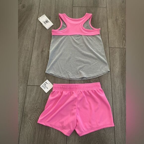 Nike girls size 6 (M) 2 pc set perfect for summer - Picture 2 of 3